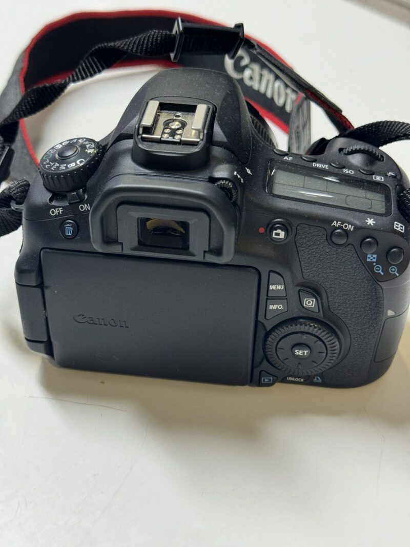 Canon Eos 60d Digitalkamera Mit Kit 50mm  | Mit Ladegerät  | Zustand: Sehr Gut