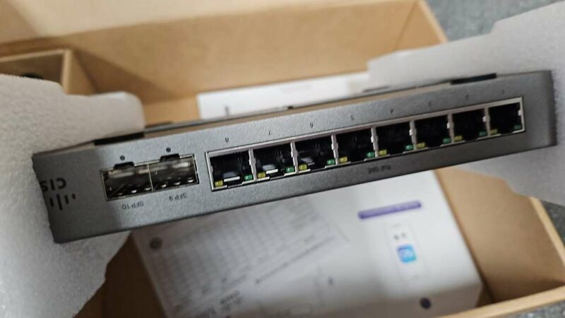 Cisco 8 Port Poe Switch  Gs110 | mit Originalverpackung | Zustand: Wie Neu
