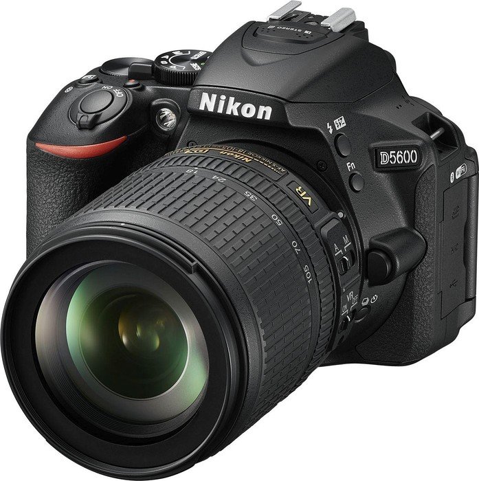 Nikon D5600 Kit Spiegelreflexkamera | mit Originalverpackung | Tasche schwarz | Zustand: Sehr Gut